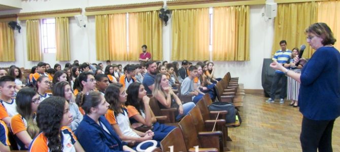 Estudantes do Piedade no Prêmio Jovem Cientista Estudantes do Piedade no Prêmio Jovem Cientista