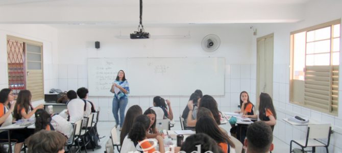 Aqui aprendemos com diversão Aqui aprendemos com diversão