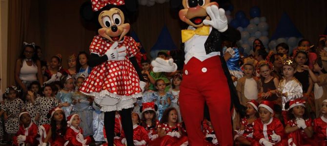Educação Infantil e Ensino Fundamental I se despedem do ano letivo com artes e celebridades ! Educação Infantil e Ensino Fundamental I se despedem do ano letivo com artes e celebridades !