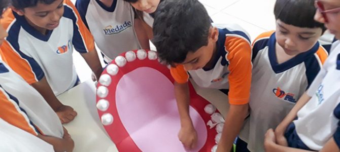 Saúde Total também é higiene bucal Saúde Total também é higiene bucal