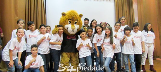 Piedade celebra formatura dos estudantes no PROERD Piedade celebra formatura dos estudantes no PROERD