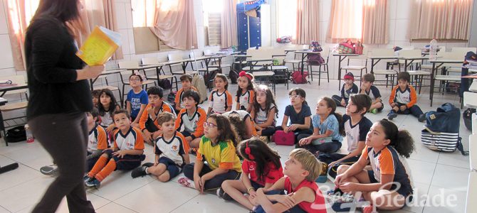 Histórias Simultâneas encantam os estudantes do Piedade Júnior. Histórias Simultâneas encantam os estudantes do Piedade Júnior.