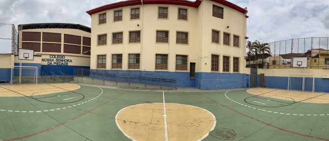 Saudades da escola, né? Saudades da escola, né?