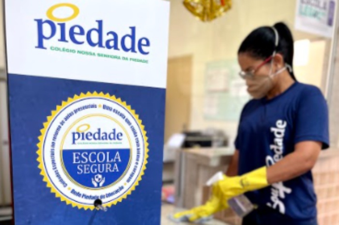 Para 2021: ensino híbrido, presencial e à distância Para 2021: ensino híbrido, presencial e à distância