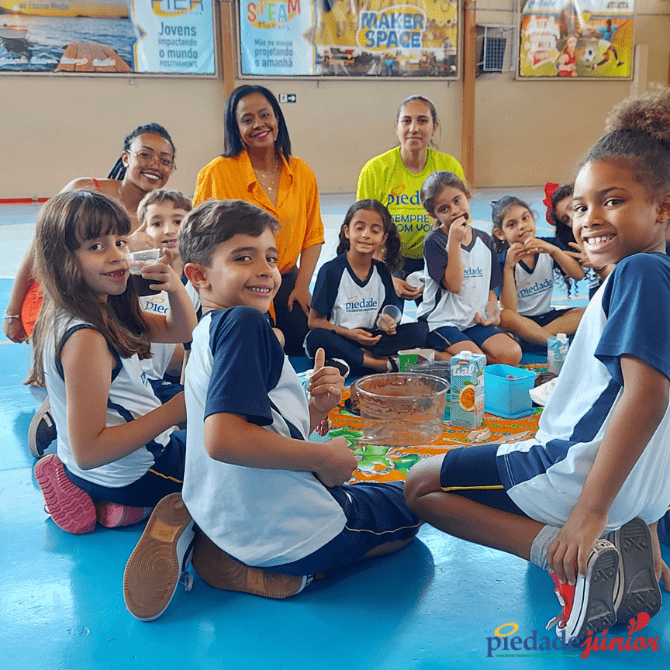 Dia de ação de graças no Colégio Piedade: piquenique une alunos e professores em espírito de agradecimento